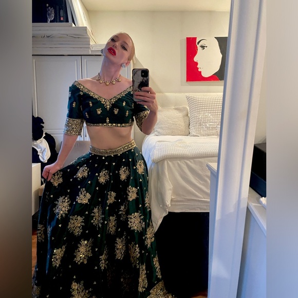 NWT Dark Green and Gold Detail Lehenga Choli set from Lashkaraa (XXS) - Picture 2 of 6